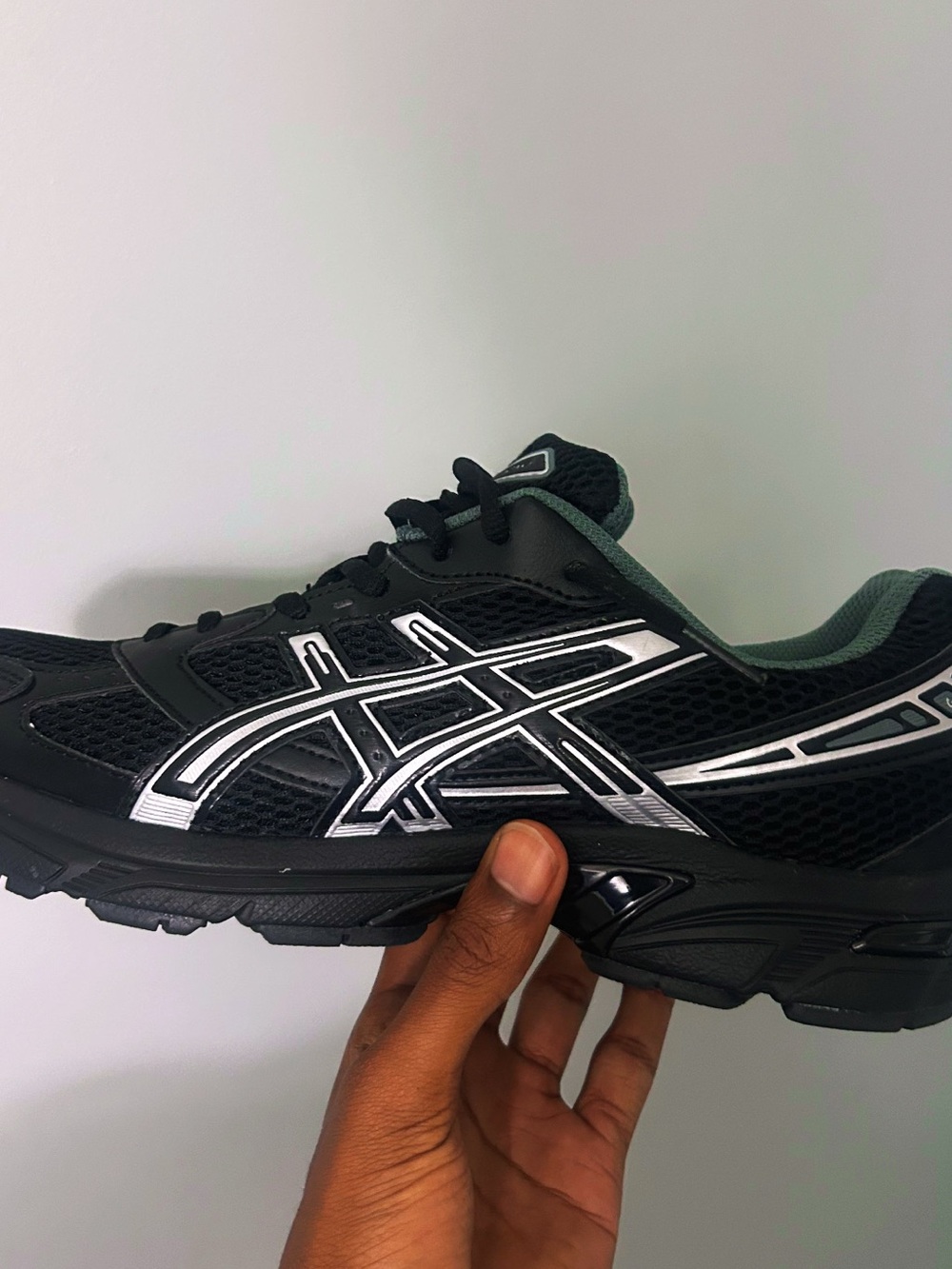 ASICS Black & Silver Athletic Running Shoe